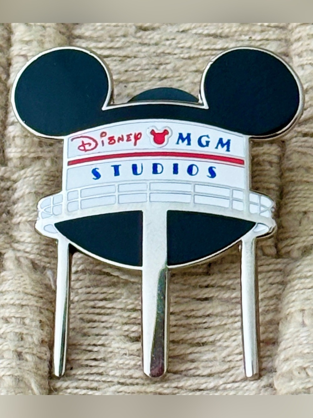 DISNEY 2000 Walt Disney World MGM Studios Earrful Water Tower Pin